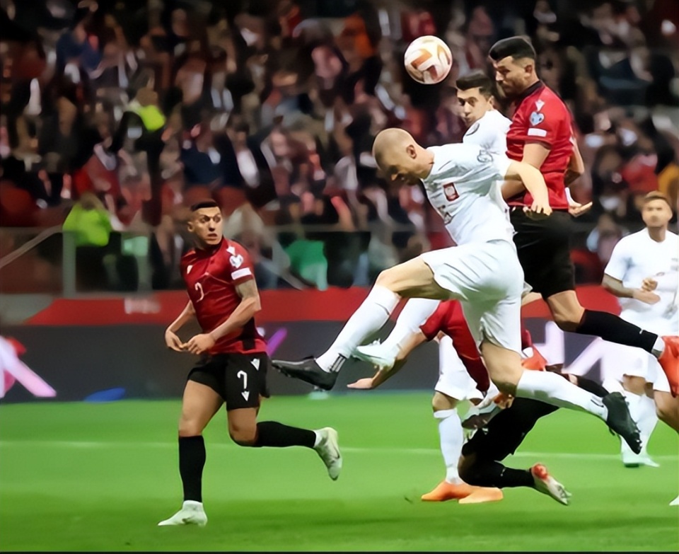 又见绝平！广东男篮与曼城鏖战至终场，伊布读秒救主(广东曼联球迷)