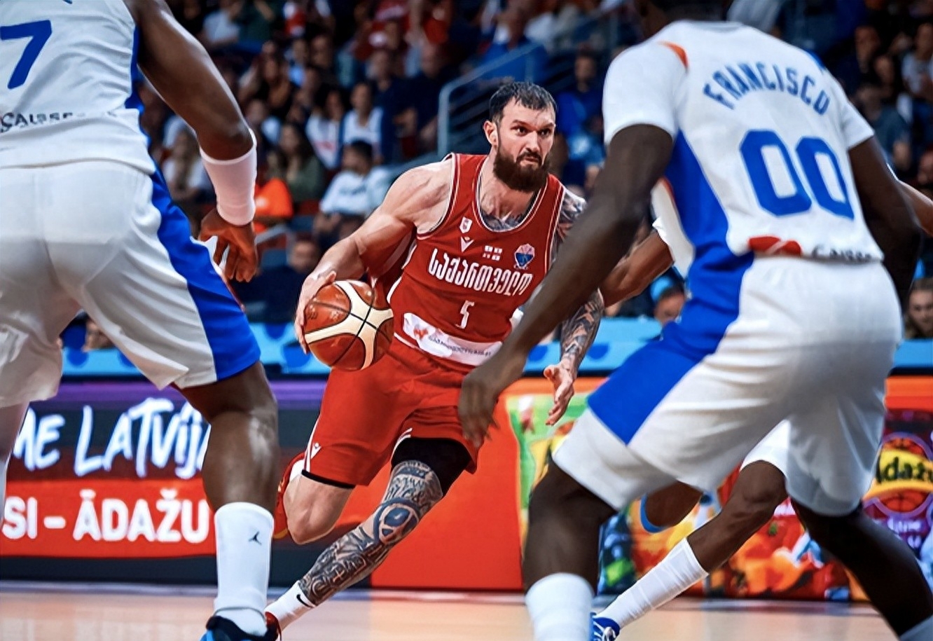 关于法网八强战爆出冷门！皇家马德里横扫新疆男篮，争冠形势突变的信息